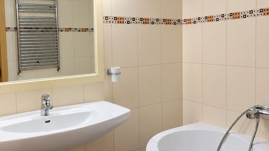 Bălcescu – Apartament pe 2 niveluri, 68 mp | Centrală proprie | Lângă Moisil - Poză 3