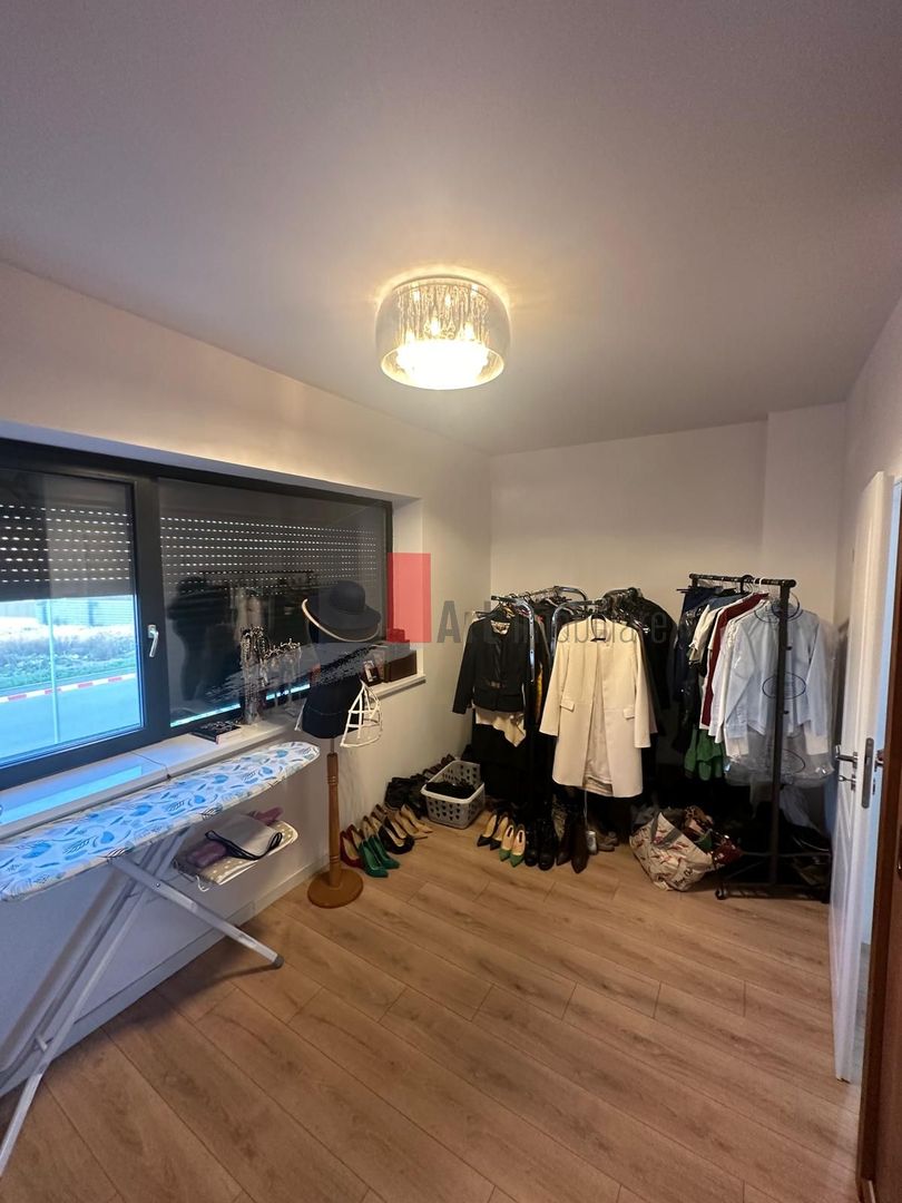 Casa - 5 camere mobilat partial cu 2 locuri de parcare - Poză 11