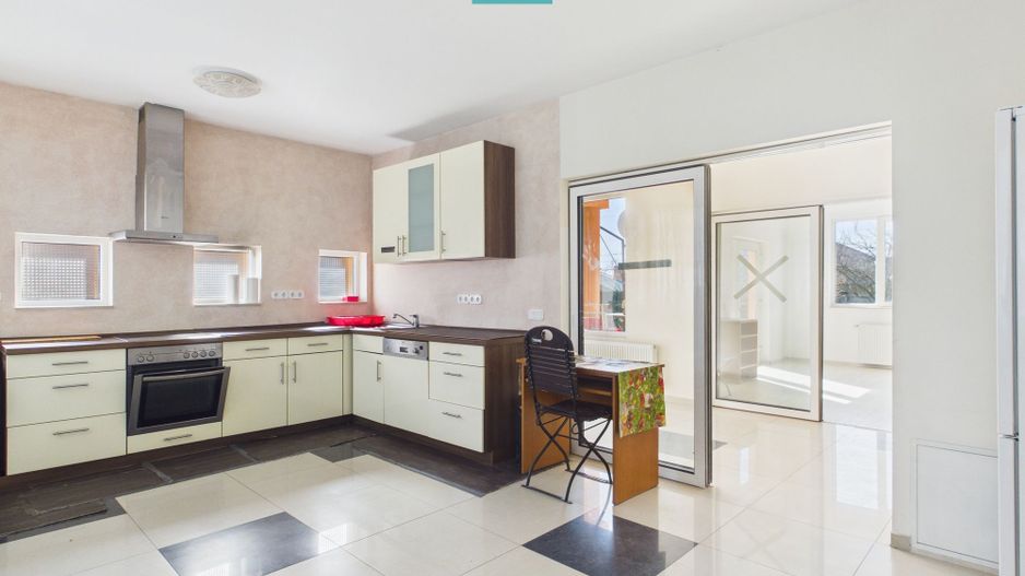 Casă individuală de închiriat – Moșnița Nouă - Poză 8