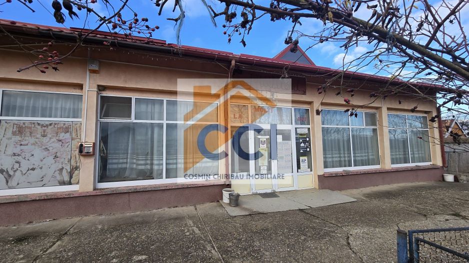 Se oferă spre vânzare / închiriere clădire cu spațiu comercial - Poză 15