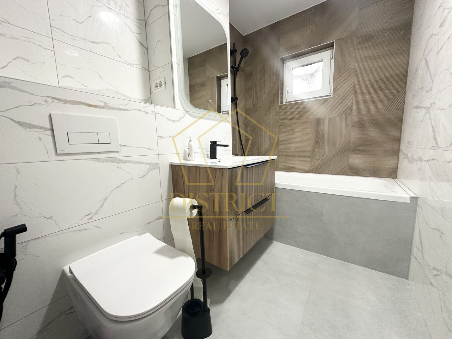 Apartament cu 4 camere decomandat | Etaj 1 | Complexul Studentesc - Poză 8