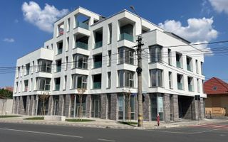 De vânzare apartament cu 3 camere, 75 mpu, ultracentral - Poză 1