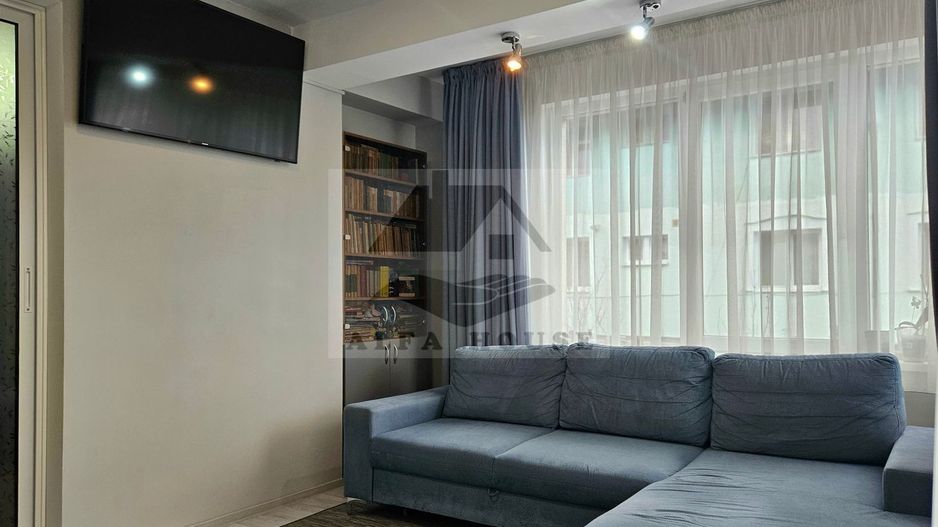 Oportunitate - Apartament cu trei camere in vila, zona Tractorul 70 mp - Poză 7