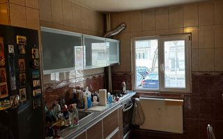 Apartament cu 3 camere , str. Bozieni - Poză 2