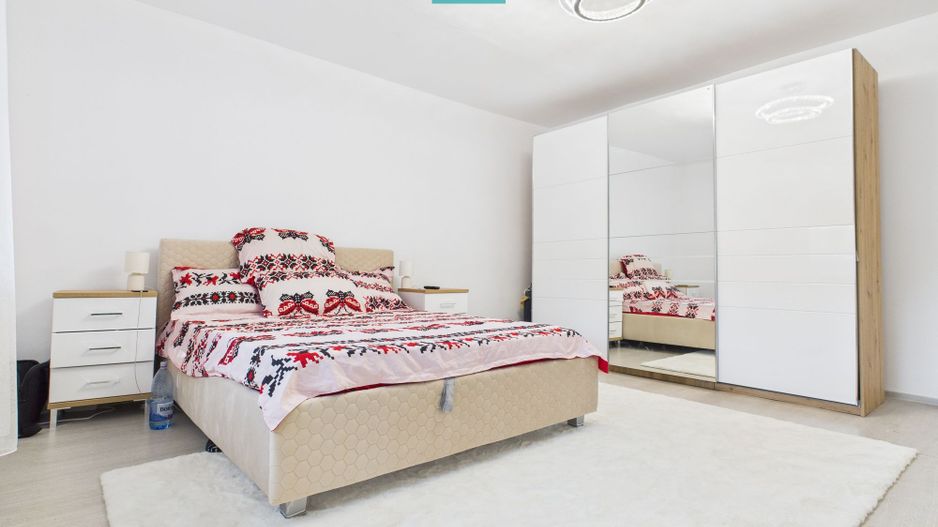 Casă  cu 6 camere in Urseni - Poză 1