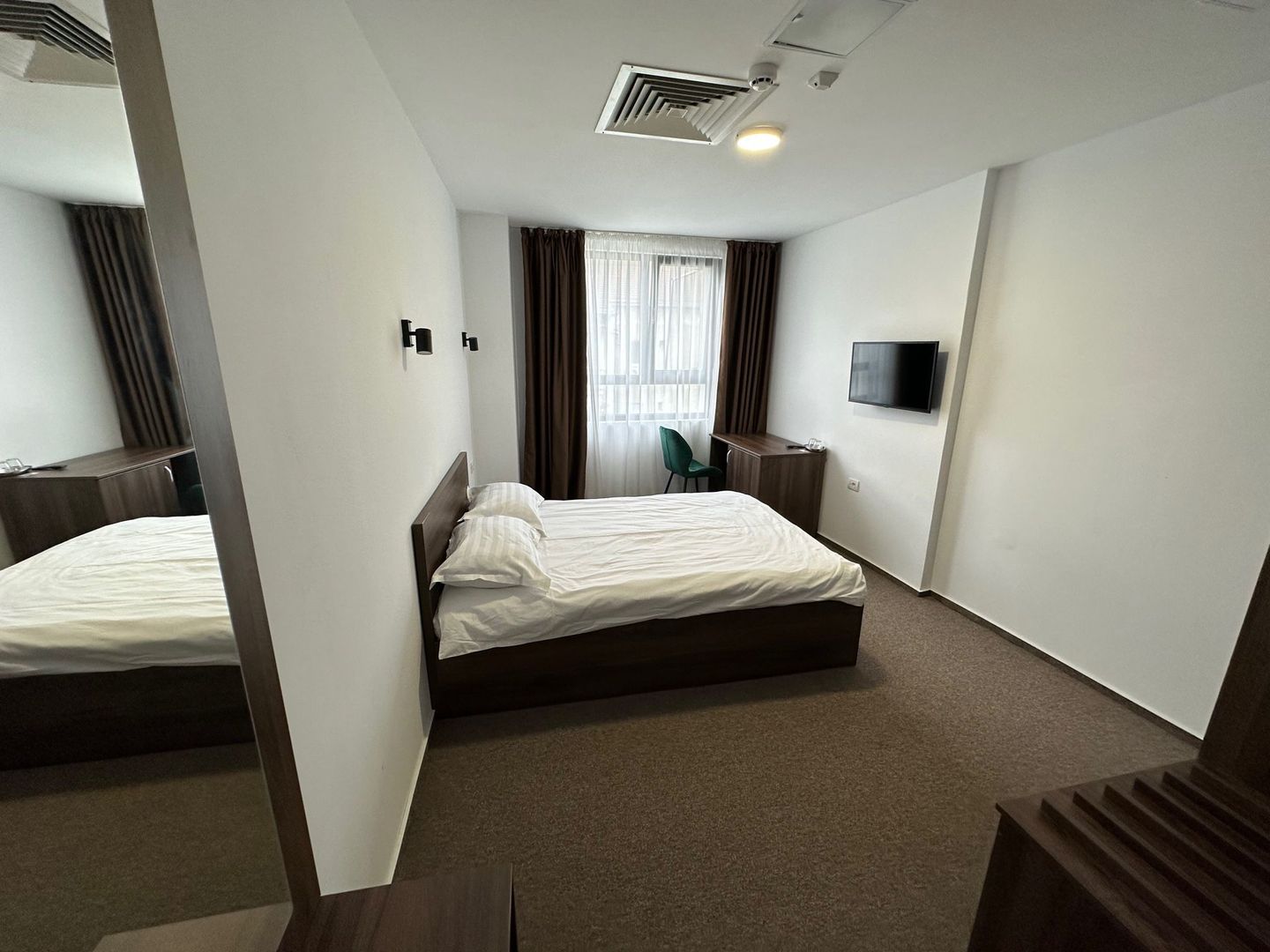 Clădire de închiriat pentru birouri  / clinica - Poză 10