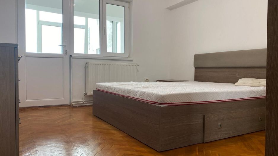 Închiriere apartament cu 4 camere, spatiu generos– Centru, Târgoviște - Poză 4