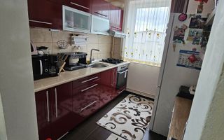 Vând apartament 2 camere decomandat - Poză 4