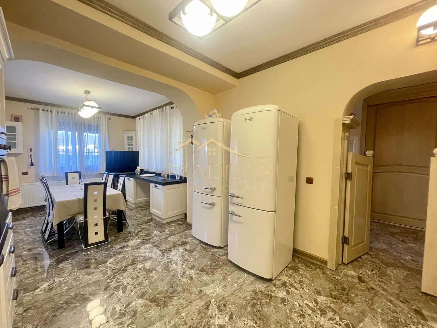 Vila 7 camere**Lake view**Ponton privat**Piscina**Teren 933 MP//Balotesti - Poză 12