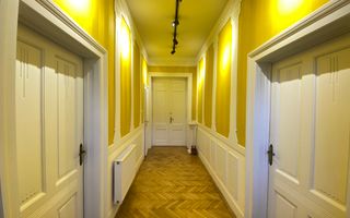 Cladire Istorica, 4 camere, 134 mp, Renovat, Zona Sinaia, Comision 0% - Poză 10