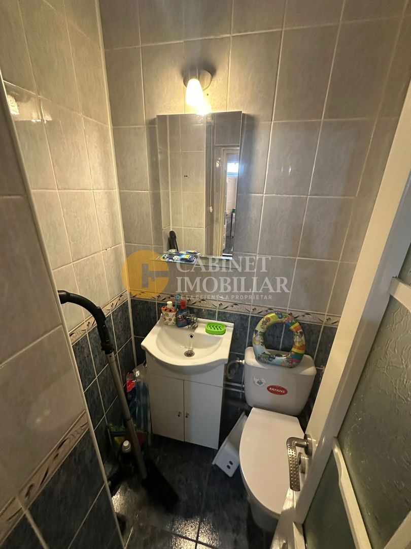 GARĂ - ARCU - 3 CAMERE DECOMANDAT - ETAJ INTERMEDIAR - Poză 8