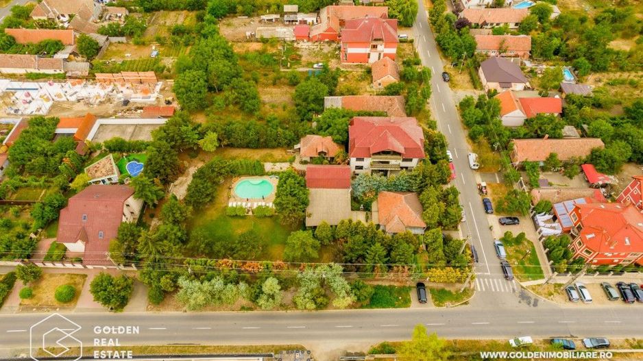 Oportunitate de investiție, vila pretabila pentru  afacere de familie - Poză 1