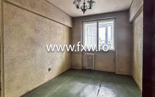 Apartament spațios de 3 camere, decomandat, langa metrou - Poză 2