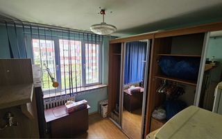 Vânzare Apartament 3 camere, etaj 4/4, bloc reabilitat , terasă refăcută, Rahova - Poză 1