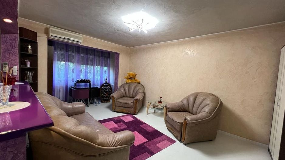 Tomis Nord - Apartament decomandat cu 2 camere, mobilat și utilat. - Poză 1