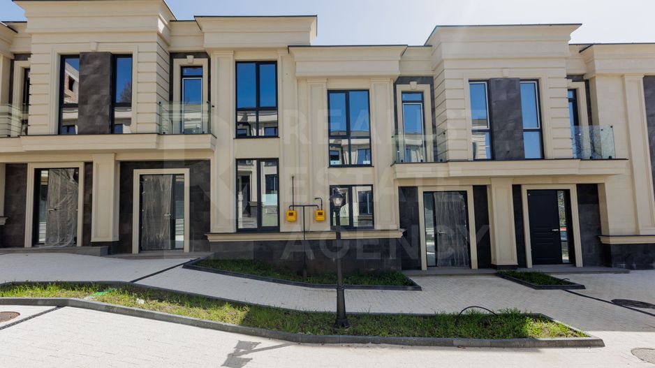 Vânzare, townhouse, 2 nivele, 3 camere, strada Maciesilor, Telecentru - Poză 1