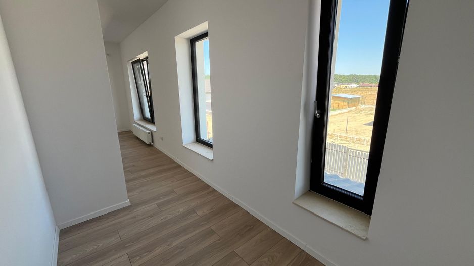 Vila finalizata cu acces de pe DN1, A3, A0 - TVA & Comision 0% - Poză 31