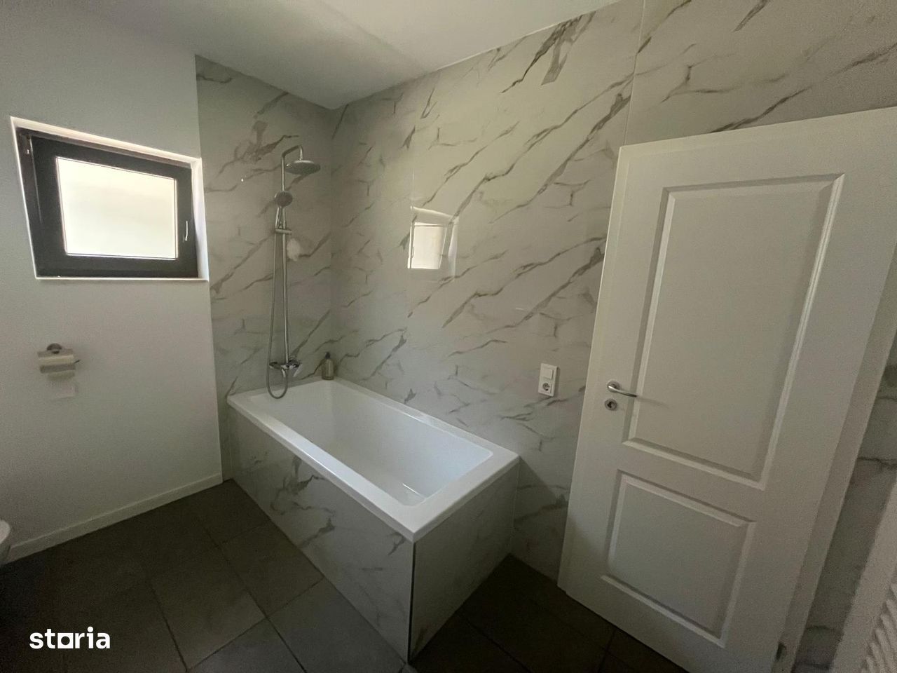 Casă modernă, Zona Dara, garaj, curte amenajată, panouri solare! - Poză 8