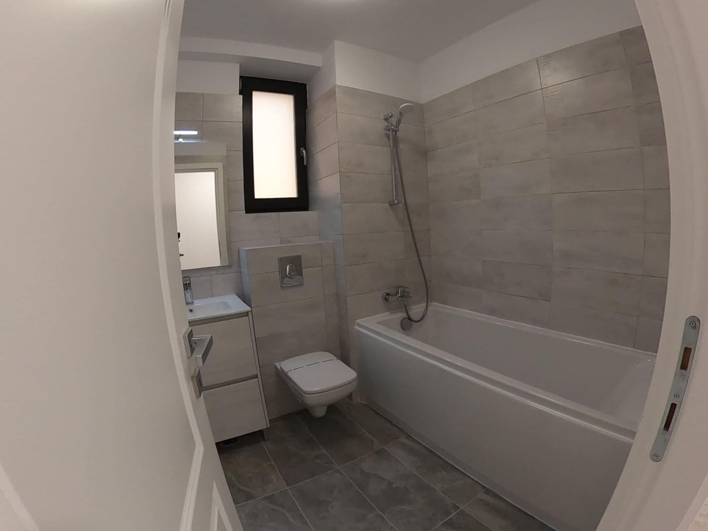 Apartament Spațios cu Vedere Frontală la Lacul Siutghiol și Mamaia - Poză 5