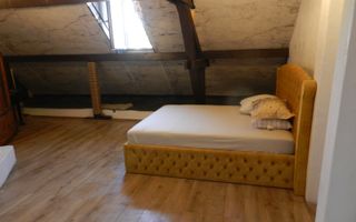 Etaj de Vilă Interbelică, 5 Camere, Balcon și Mansardă – Parc Carol - Poză 3