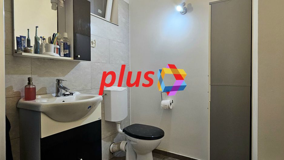 Oportunitate - Apartament cu trei camere in vila, zona Tractorul 70 mp - Poză 10