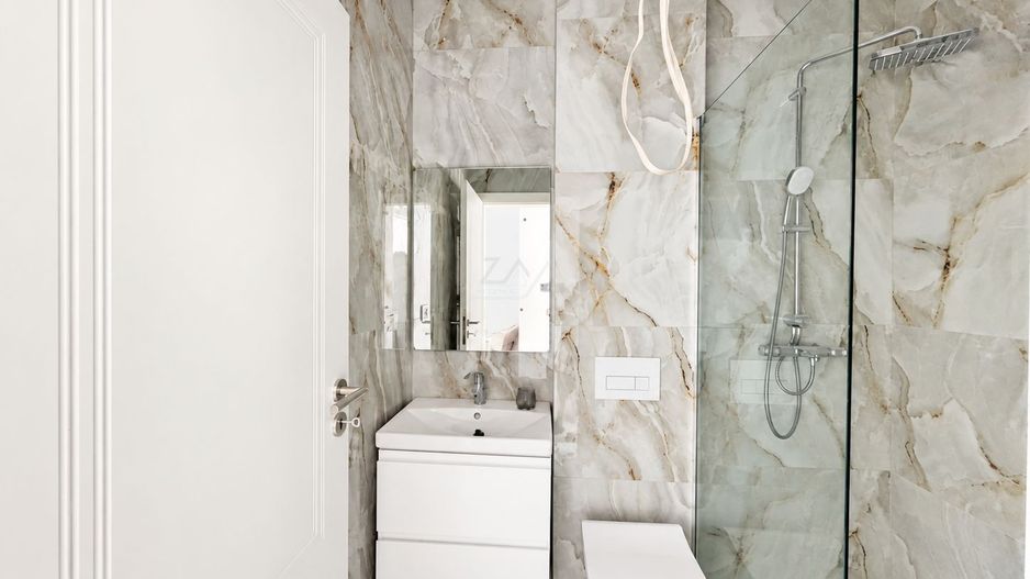 Apartament cu 3 camere si doua bai. Finisaje de calitate. Parcare - Poză 4