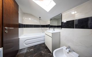 Casă deosebită de vânzare în centrul Brașovului - Poză 16