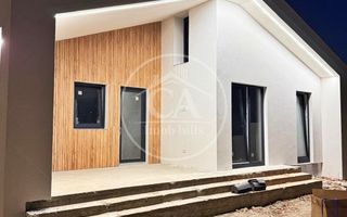 Casa de vanzare cu 4 camere in Santandrei, Bihor - Poză 2