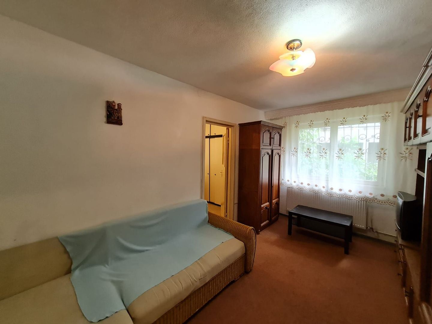 Apartament modest în zona Dacia - Poză 9