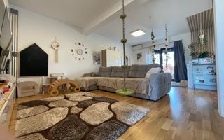 Duplex elegant cu 5 camere, 2 bai, curte in Cristian - Poză 7