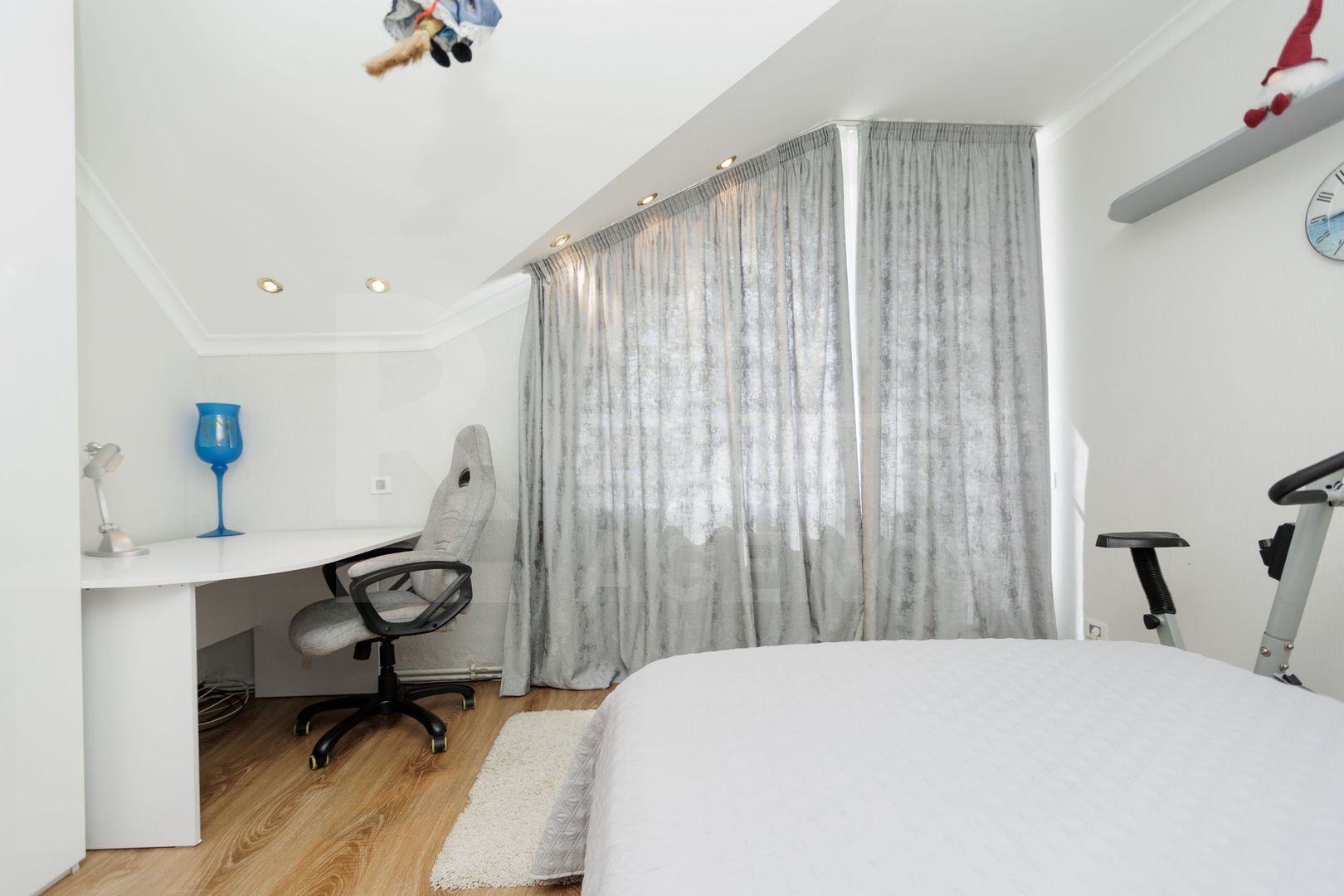 Chirie, apartament, 4 camere, str. Bucureşti, Centru - Poză 8