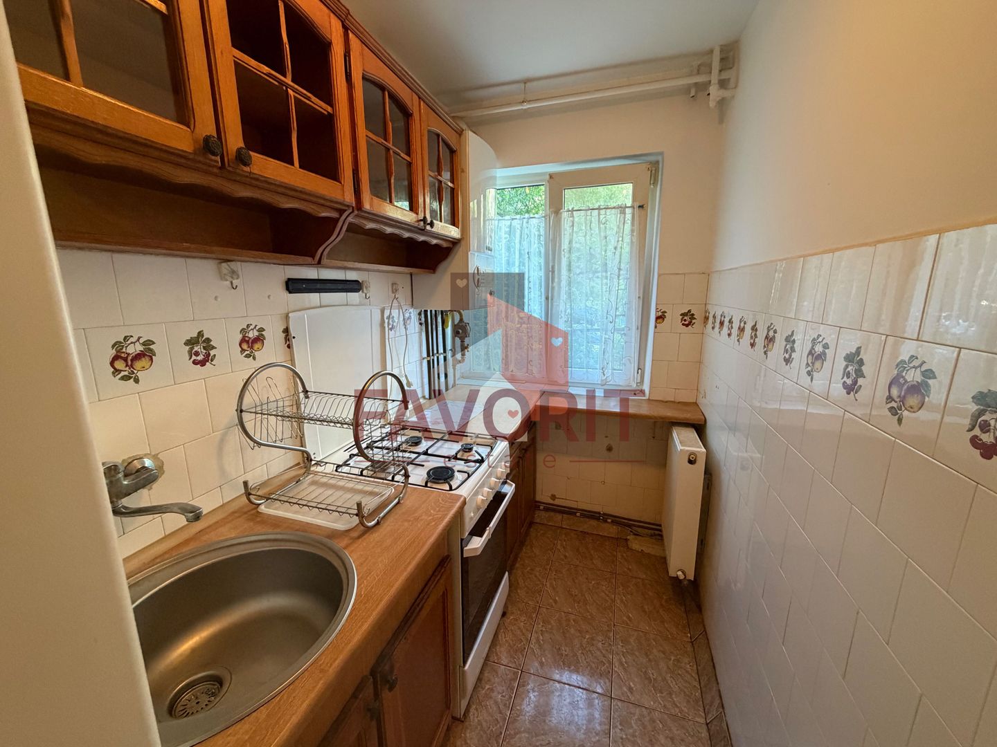 Cu centrala termica proprie. Zona Dacia. Boxa - Poză 7