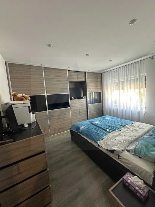 Apartament 3 camere 83 mp utili curte si 2 locuri parcare in Selimbar - Poză 2