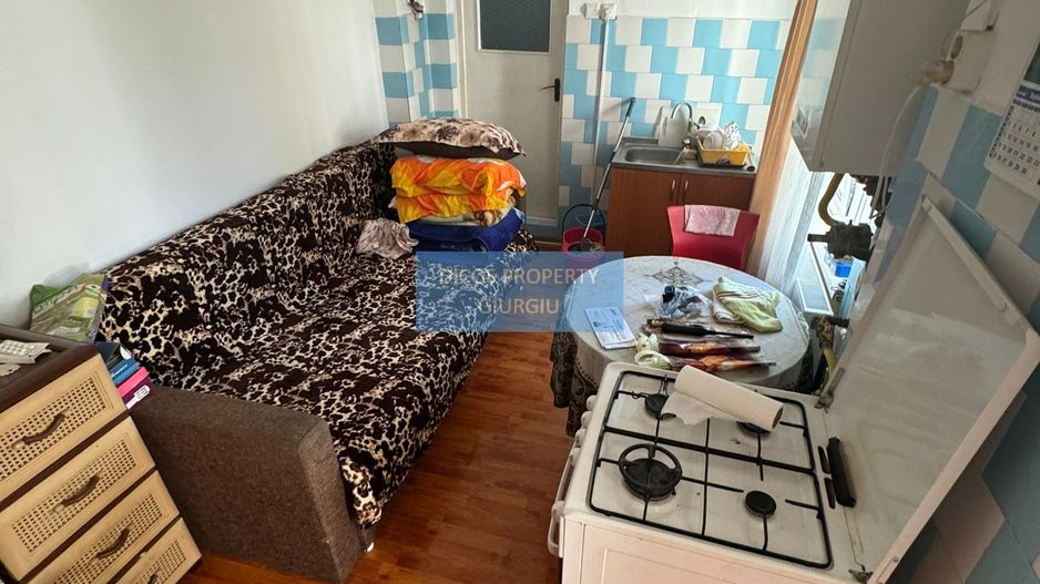 De vânzare  casă situată pe strada Mihail Sadoveanu - Poză 2