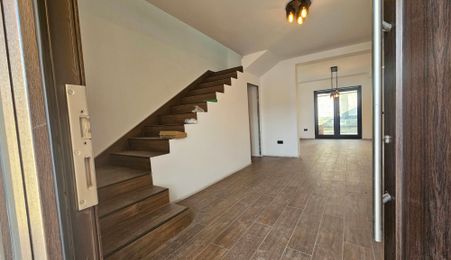 Casa noua gata de mutat, 4 dormitoare finisata la cheie