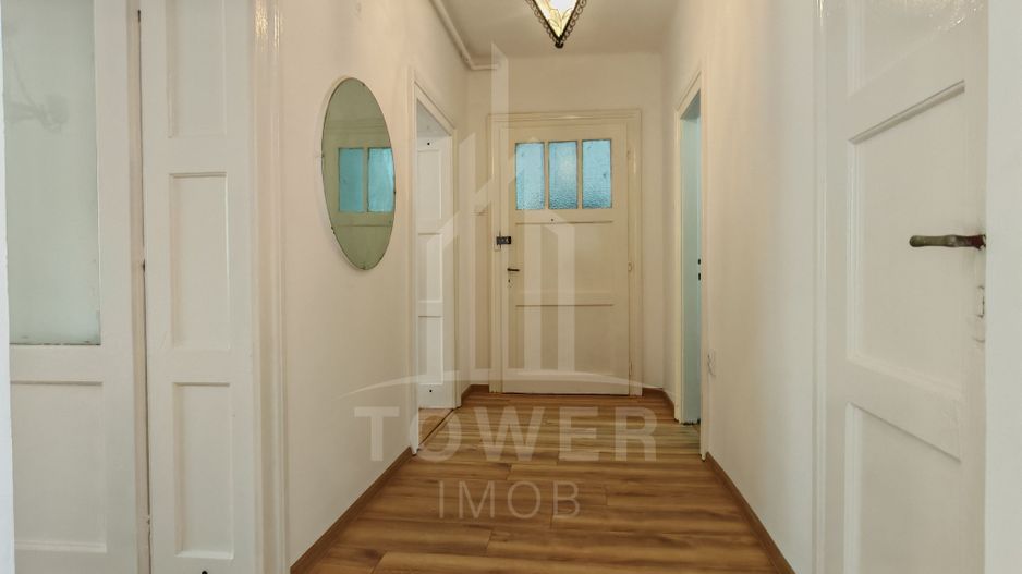 De închiriat apartament 3 camere  etajul 1 zonă ultracentrală. - Poză 1