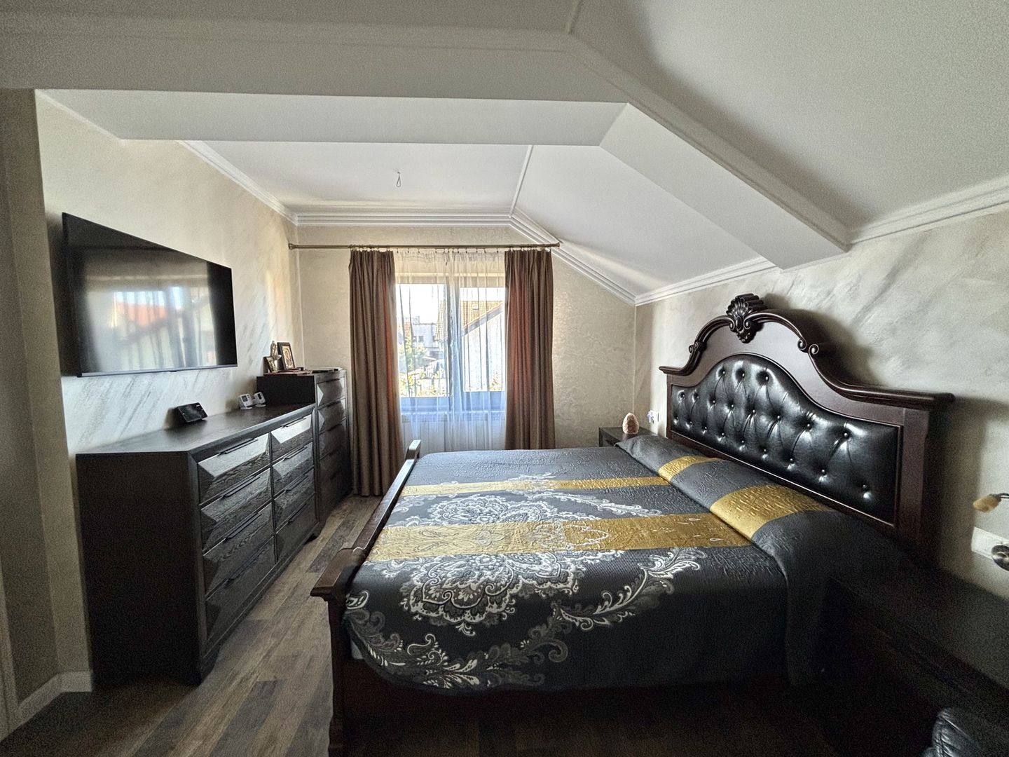 Casa INDIVIDUALA 6 camere, curte superba - zona Brana, Selimbar - Poză 33