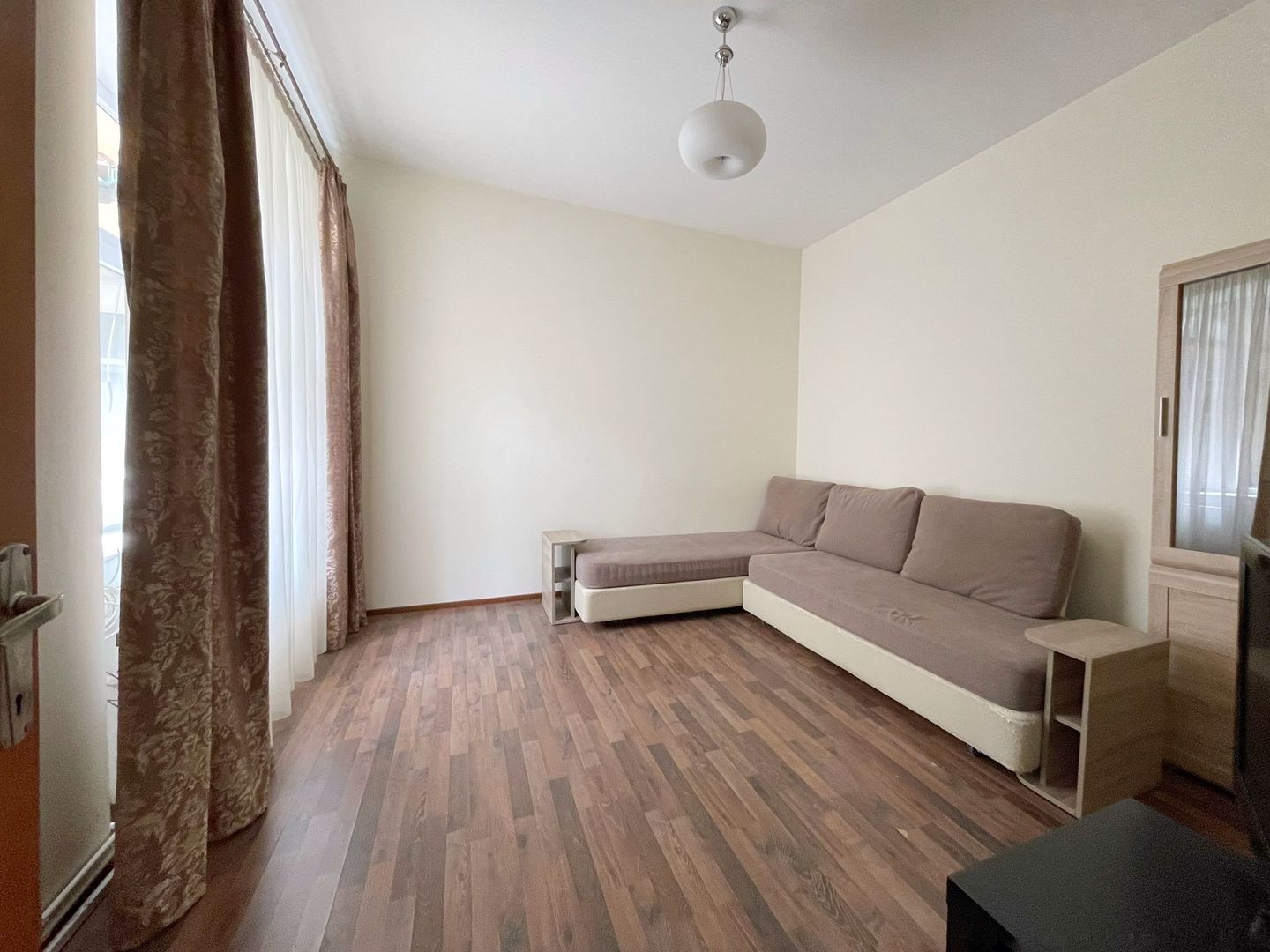 Apartament spațios în clădire istorică – 70 mp, Palatul Istvan Nemes - Poză 2