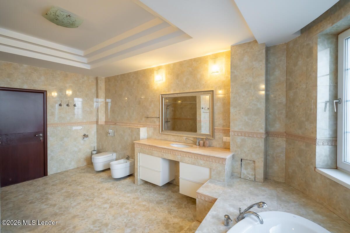 Cernica - Intre Lac si Padure, Vila luxoasa 946 MP, teren 1382 MP - Poză 50
