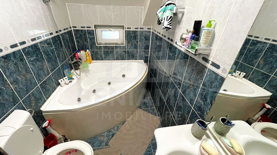 Casa Moderna P+M-220mp-6 Camere-Toate Utilitatile-An 2010-Zona Ford - Poză 7