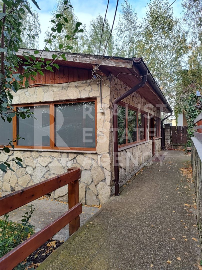 Vilă individuală 430 mp utili, teren 2.000 mp, panouri solare - Poză 23