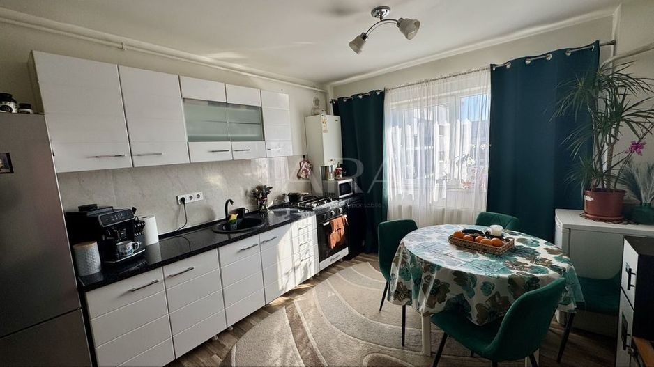 Apartament cu 3 camere decomandate, Baciu, zona Petrom - Poză 3