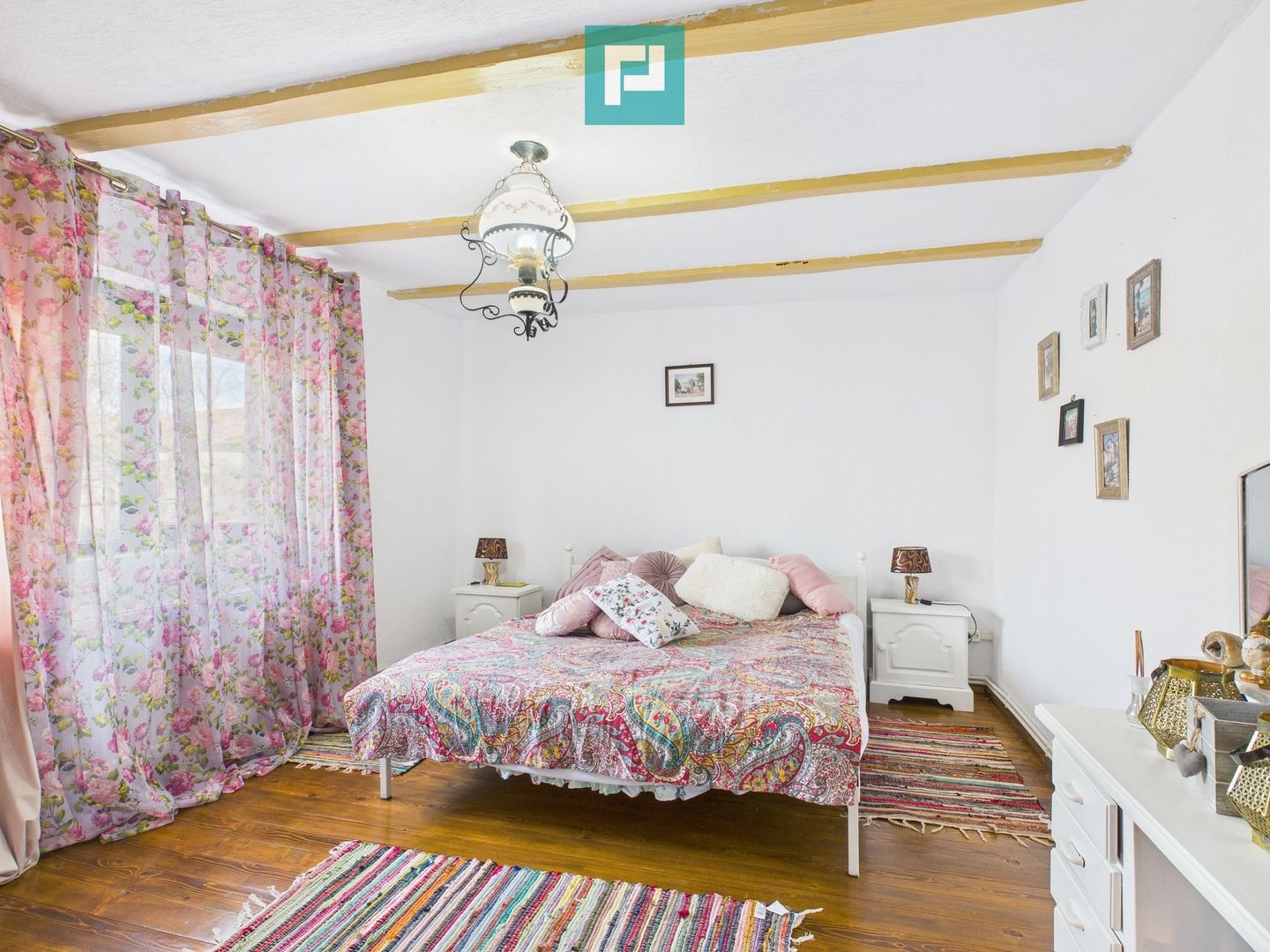 Casă deosebită la Urvişu de Beliu - Poză 10