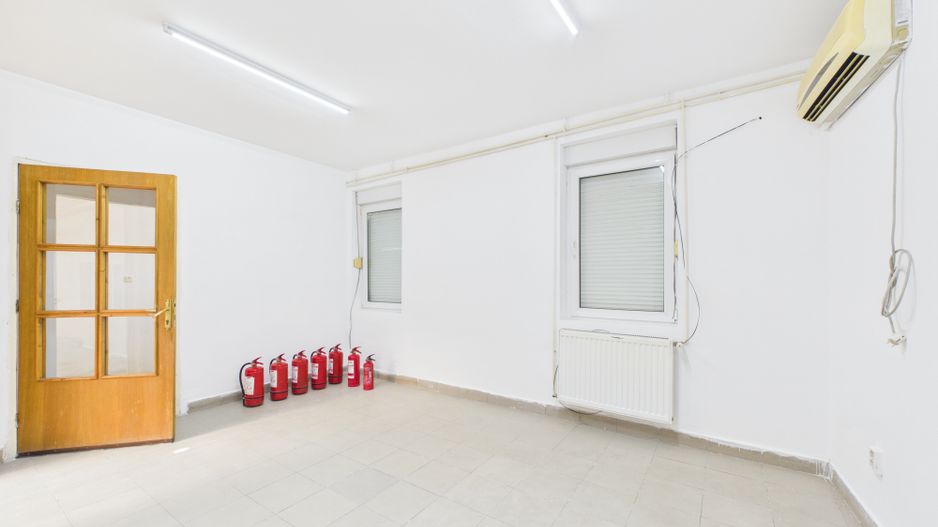 Casa cu 8 camere de vanzare | rezidential si comercial | Nerva Traian - Poză 10