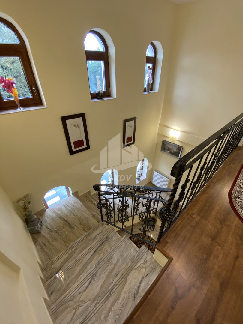 Vila  Frumoasa , Sibiu ,6 camere , 5 Bai , mobilata ,utilata - Poză 39