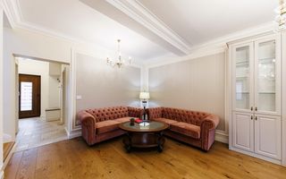 Casa de Lux cu Design Clasic și Piscină la limita dintre Timișoara și Dumbrăvița - Poză 9
