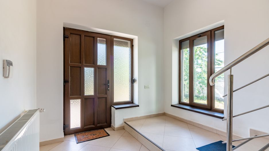 Casă / Vilă cu 5 camere de vânzare Alexandriei/Ion Conea - Poză 28