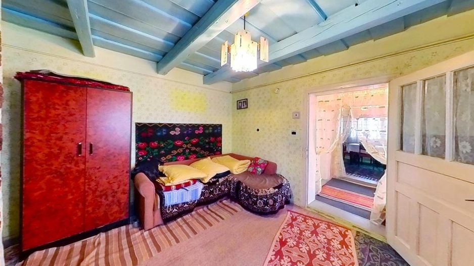 Casa traditionala+ domeniu de 2.900 mp,livada, anexe:refugiu apreciabil Craiesti - Poză 5