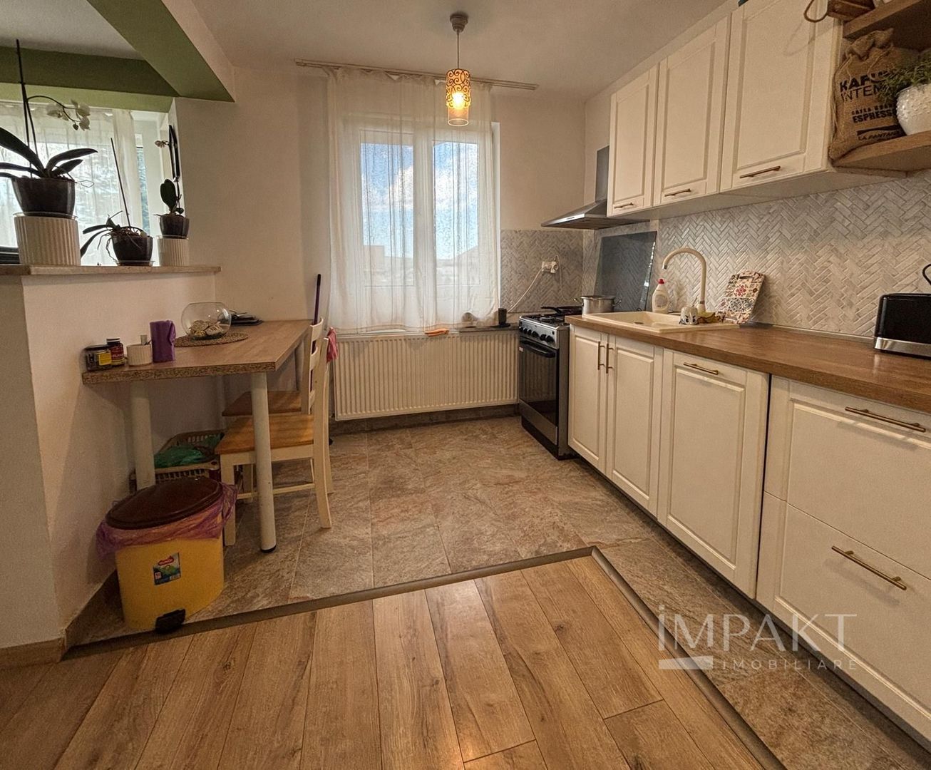 Vilă spațioasă cu garaj, curte de 600 mp  Sânnicoara - Poză 4