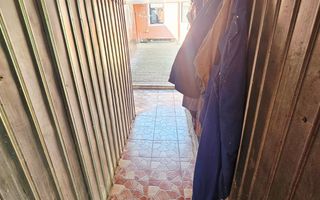 🏡 Casă spațioasă cu 9 camere în Strejnicu – pentru locuință, birouri - Poză 18